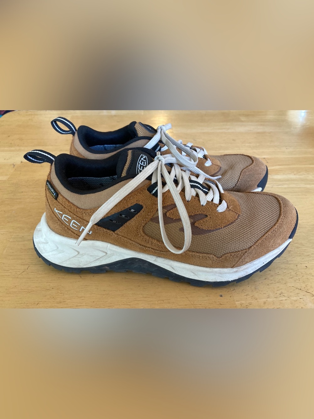 Keen Womens Brown and Black Hiking Sneakers 7.5